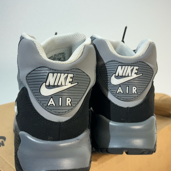 Nike Air Max 90 boot ‘Stealth’  7Y Women’s 8.5 winter boots - Picture 6 of 9